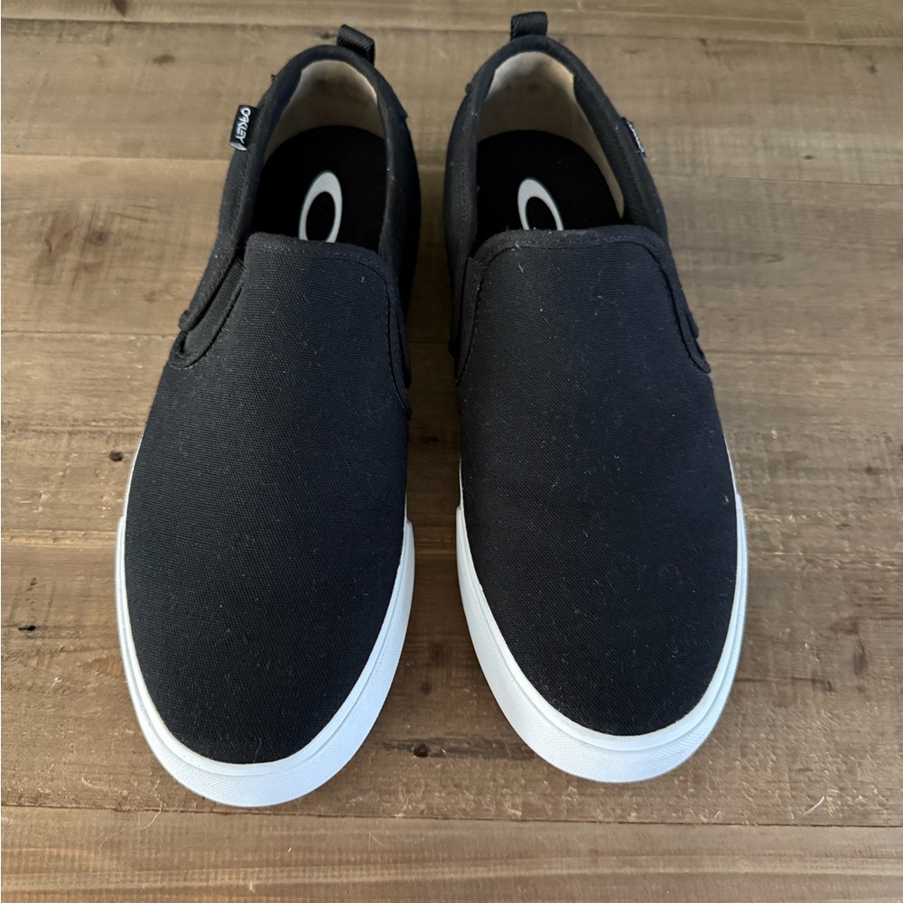 Oakley Men's Black Slip-On Canvas Loafers with White Sole